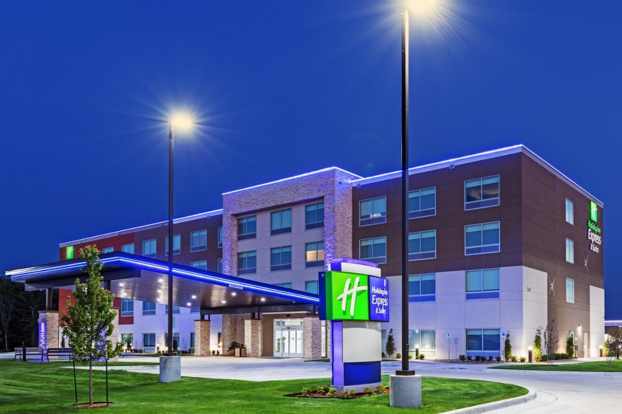 Holiday Inn Express & Suites - Parsons, An Ihg Hotel Eksteriør billede